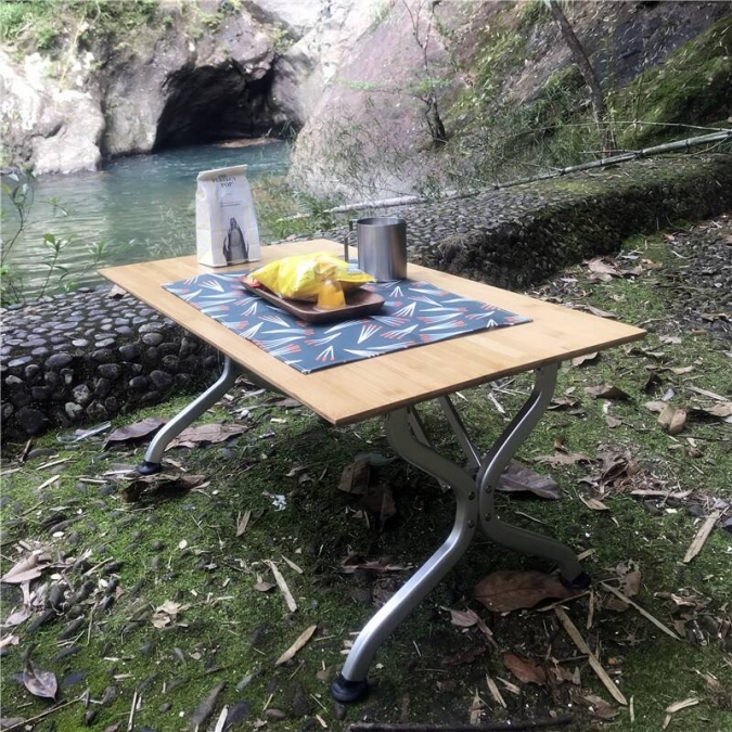 Retro picnic table